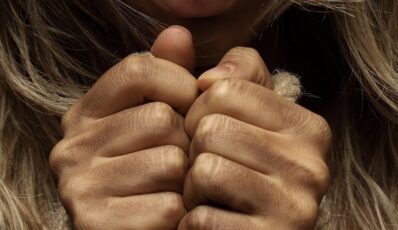 [Res Rhetorica] „Narracje medialne dotyczące wykorzystania seksualnego. Analiza retoryczna wypowiedzi środowiska medialnego w mediach społecznościowych na przykładzie skandalu Kącki–Rogaska”